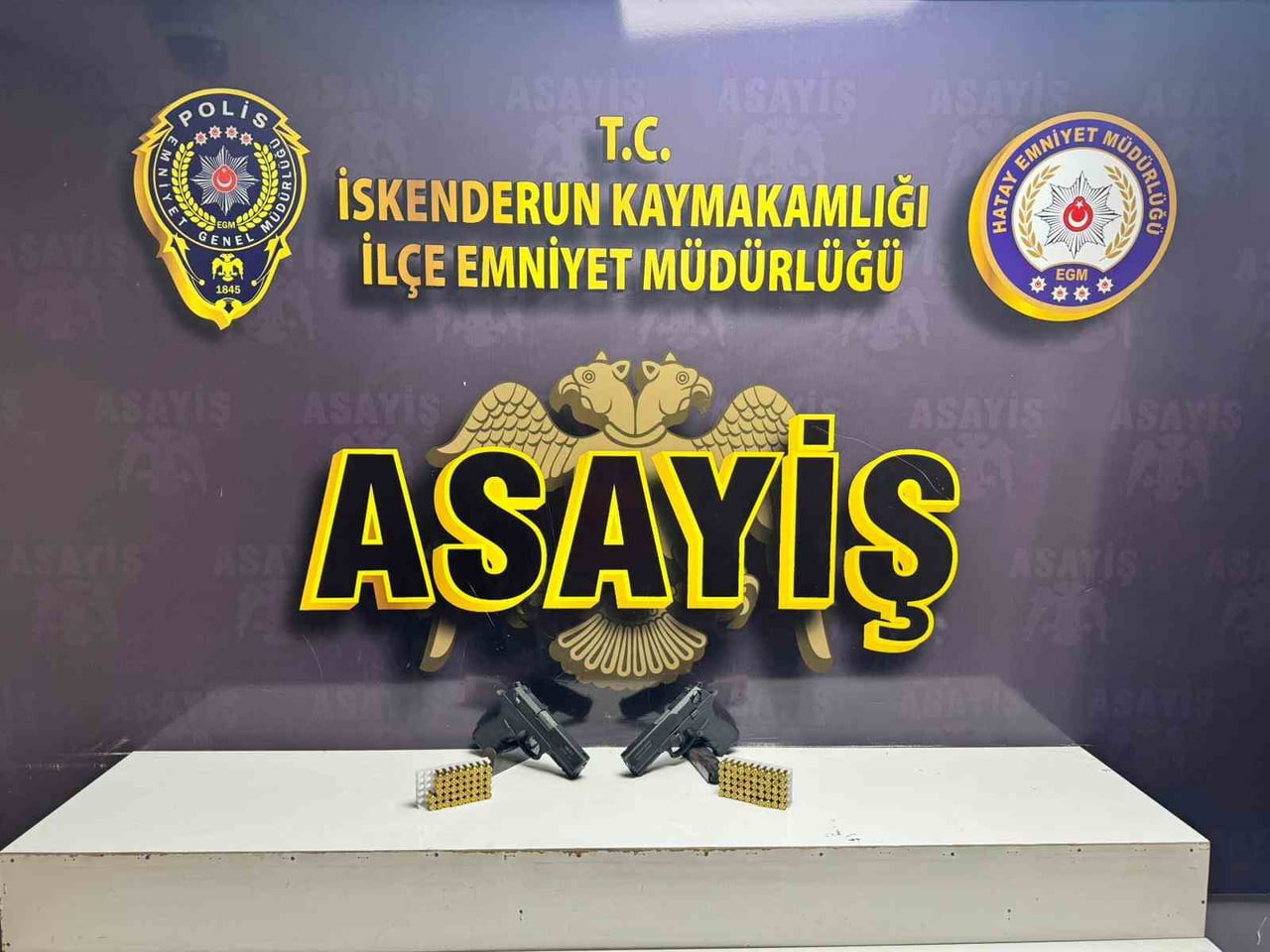 HATAY'IN İSKENDERUN İLÇESİNDE EVİNDE 2 ADET TABANCA VE 92 ADET FİŞEK ELE GEÇİRİLEN ŞAHIS MAHKEMECE...