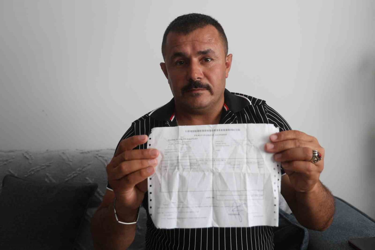 HATAY’DA 6 ŞUBAT DEPREMLERİNDEN SAĞ KURTULAN 39 YAŞINDAKİ AHMET ARTAN, İSİM KARIŞIKLIĞINDAN DEVLET...