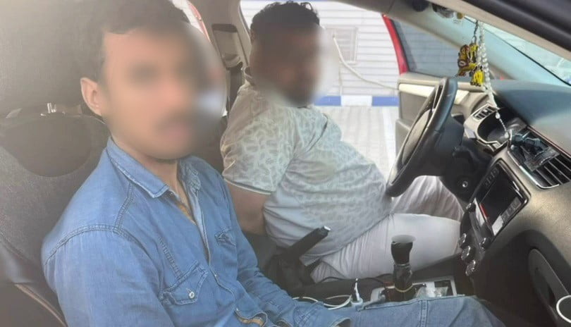 HATAY’DA POLİS EKİPLERİ TARAFINDAN GERÇEKLEŞTİRİLEN OPERASYONDA 2 TİCARİ TAKSİ İÇERİSİNDE 5...