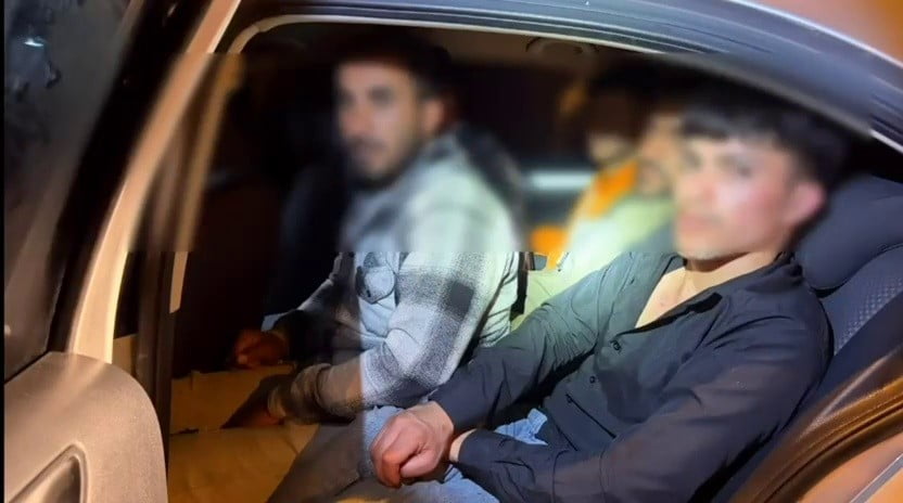 HATAY’DA POLİS EKİPLERİ TARAFINDAN GERÇEKLEŞTİRİLEN OPERASYONLARDA 15 KAÇAK GÖÇMEN YAKALANIRKEN...