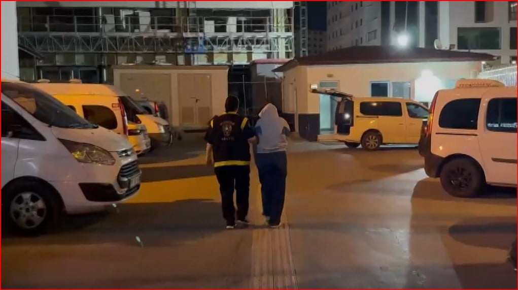 HATAY (İHA) -HATAY'DA TOPLUMUN AHLAK VE AİLE YAPISINI AŞAĞILADIĞI GEREKÇESİYLE FUHUŞ YAPAN İKİ...