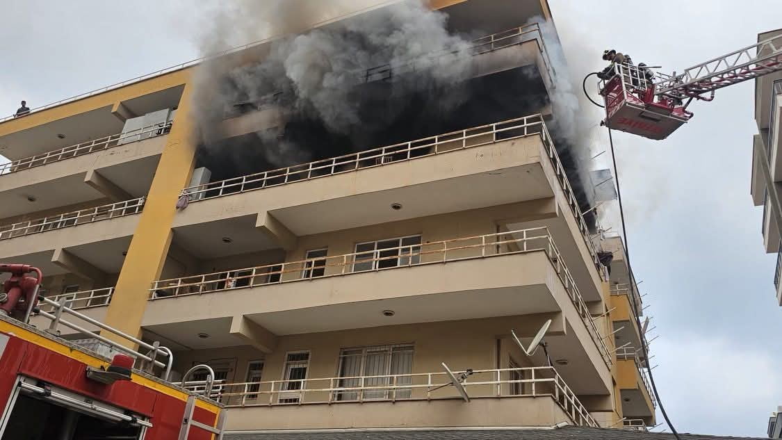 HATAY’IN İSKENDERUN İLÇESİNDE ÇIKAN EV YANGINI KISA SÜREDE KONTROL ALTINA ALINDI.