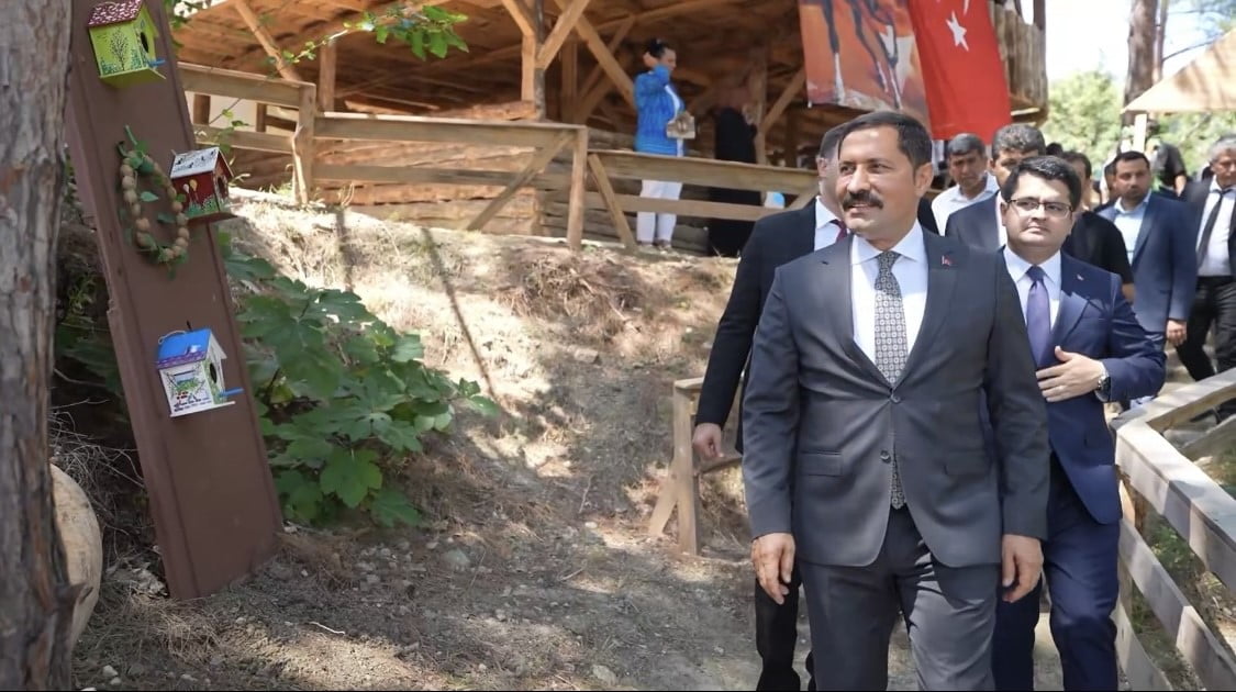 HATAY VALİSİ MUSTAFA MASATLI, ARSUZ’DA KIŞLAÇAYI İLKOKULU BÜNYESİNDE KURULAN ORMAN VE DOĞA OKULU...