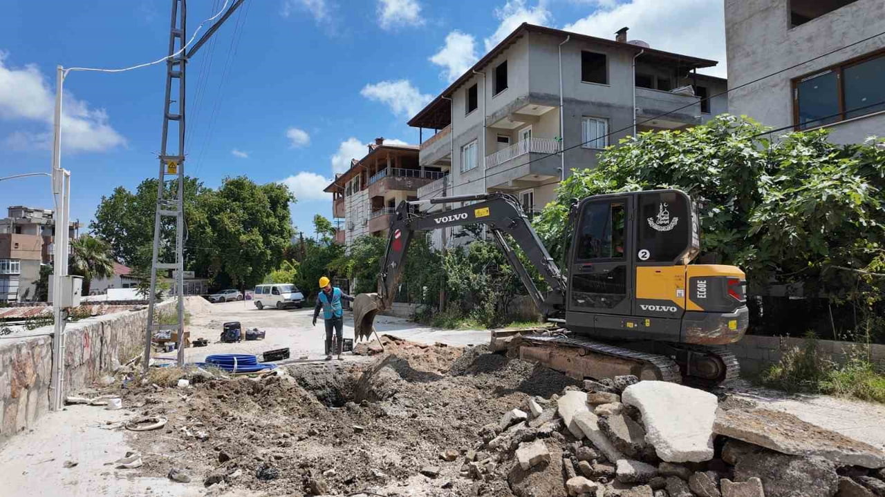 HATSU EKİPLERİ, DEFNE HARBİYE İÇME SUYU PROJESİ KAPSAMINDA HARBİYE VE GÜMÜŞGÖZE MAHALLELERİNDE...