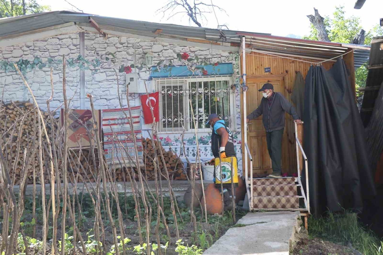 HAVA SICAKLIKLARININ ARTMASIYLA BİRLİKTE KENE VAKALARINA KARŞI ÖNLEMLERİNİ ARTIRAN OLTU...