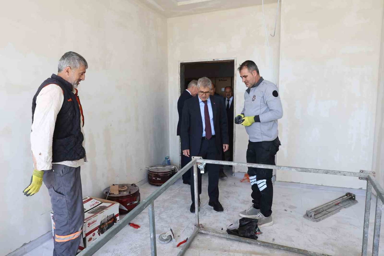 HAYIRSEVER İŞ İNSANI TARAFINDAN YAPTIRILAN OKUL İNŞAATI SONA YAKLAŞTI