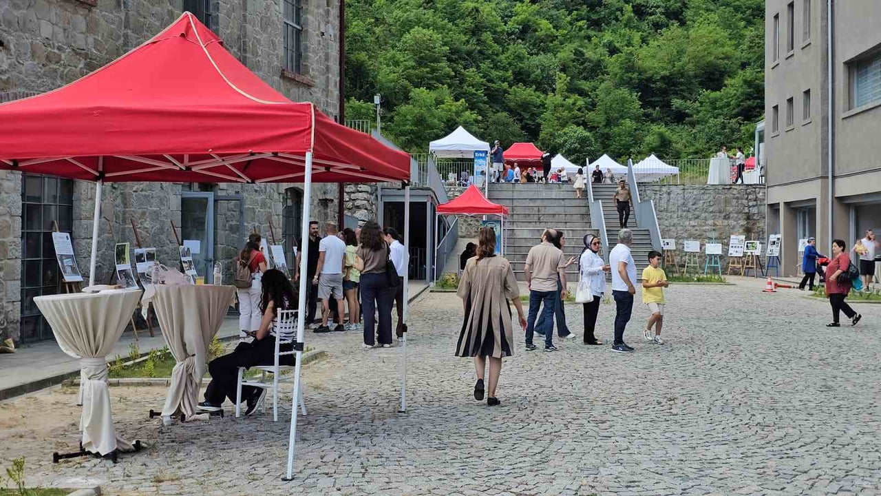 HAZIRLIK SÜRECİNİN ARDINDAN HAYATA GEÇİRİLEN FESTİVAL, YEREL ÜRETİCİLERİ, ZANAATKARLARI VE...