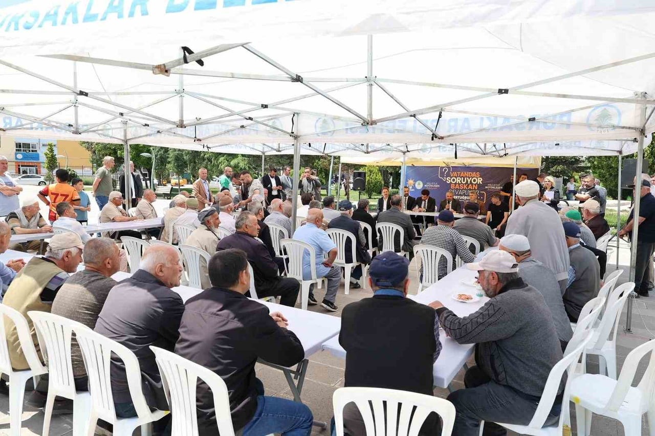 HER FIRSATTA VATANDAŞLARLA BİR ARAYA GELME BÜYÜK EHEMMİYET VEREN PURSAKLAR BELEDİYE BAŞKANI...