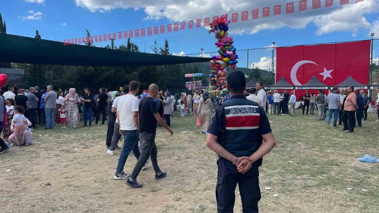 HIDIRELLEZ ŞENLİĞİNDE 5 BİN VATANDAŞA GÜVENLİK HİZMETİ