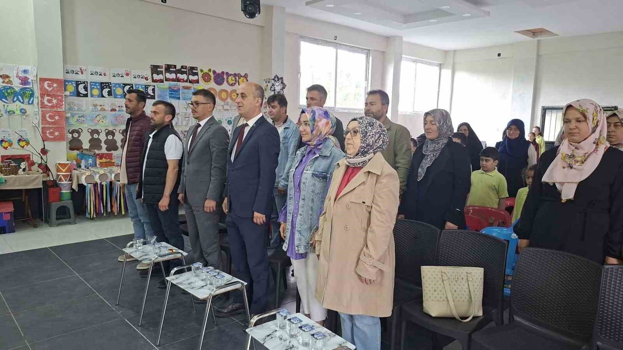 HİSARCIK GÜLDÜREN İLKOKULU ANA SINIFINDA YILSONU SERGİSİ