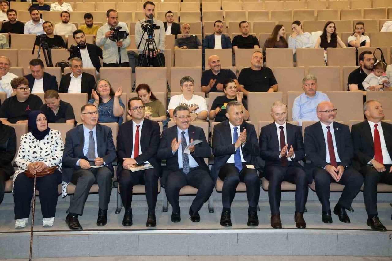 HUKUKİ ARAŞTIRMALAR DERNEĞİ (HUDER) TARAFINDAN TRABZON’DA DÜZENLENEN "AİLENİ KORU: SANAL BAHİSLE...