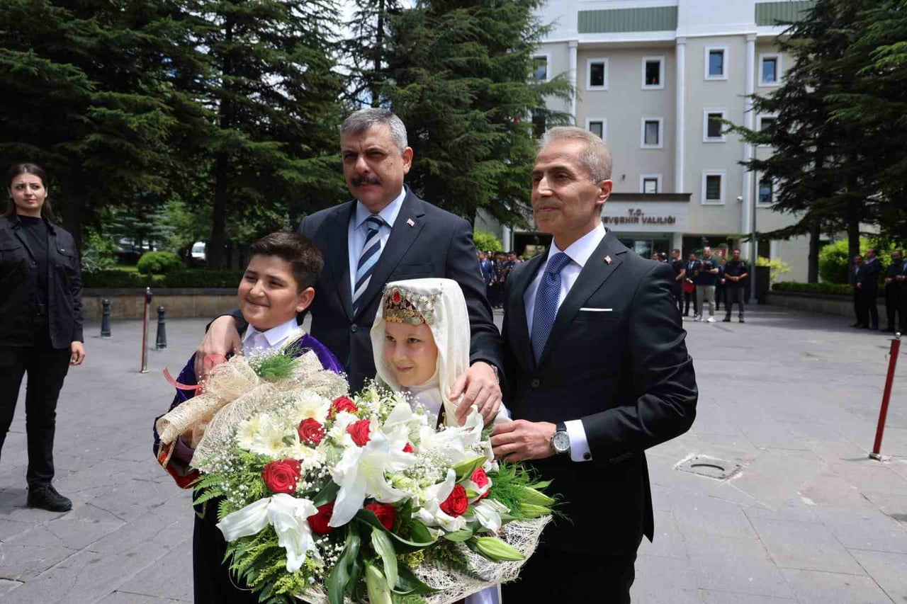 İÇİŞLERİ BAKANI MUSTAFA ÇİFTÇİ,  NEVŞEHİR VALİLİĞİNİ ZİYARET ETTİ