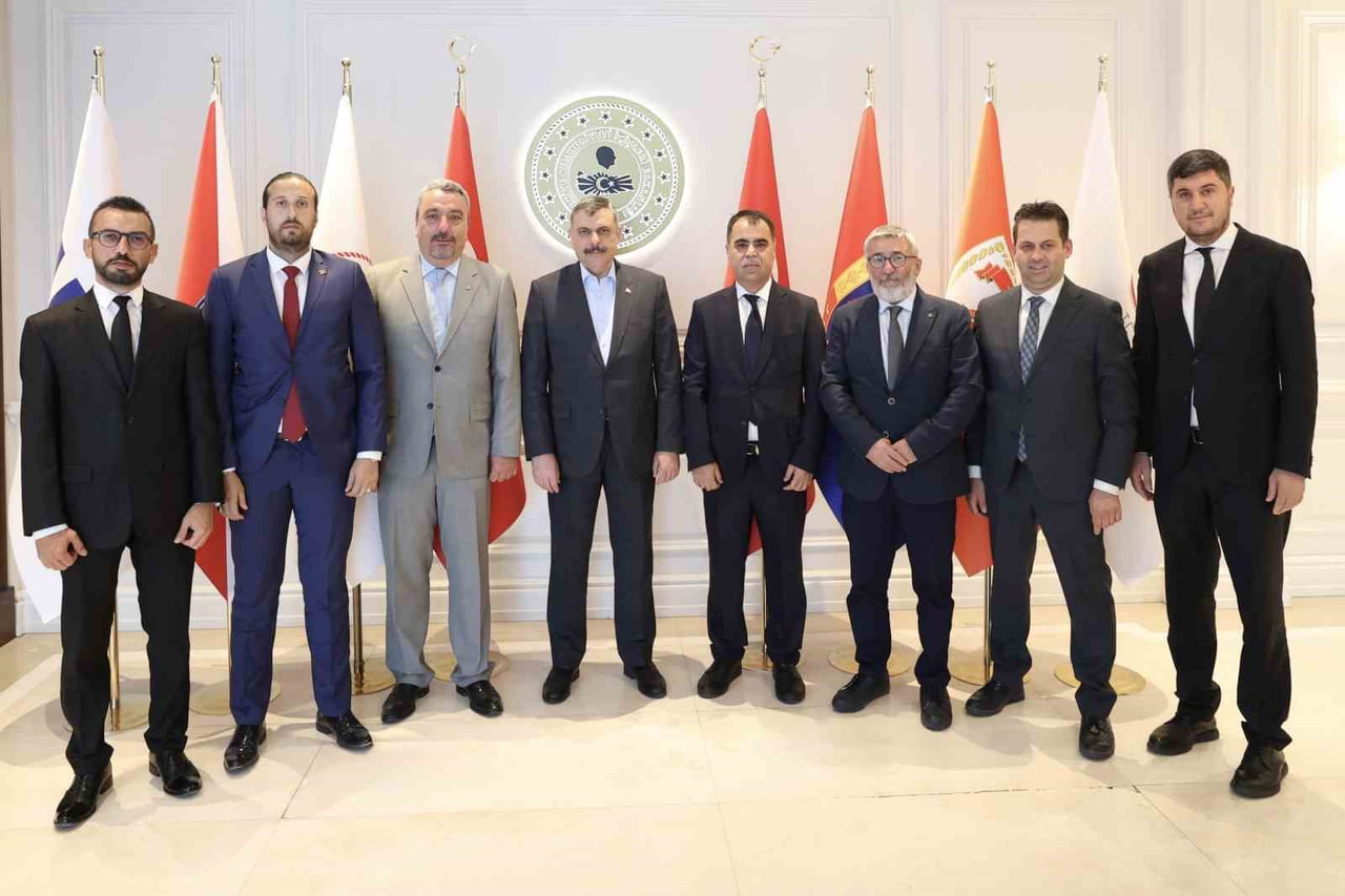 İÇİŞLERİ BAKANI MUSTAFA ÇİFTÇİ, TÜRKİYE HABER KAMERAMANLARI DERNEĞİ BAŞKANI ZİHNİ OĞUZ AKIN VE...