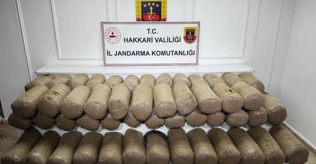 İÇİŞLERİ BAKANLIĞI, HAKKARİ'DE UYUŞTURUCU MADDE İMALATÇILARINA YÖNELİK DÜZENLENEN OPERASYONDA, 503...