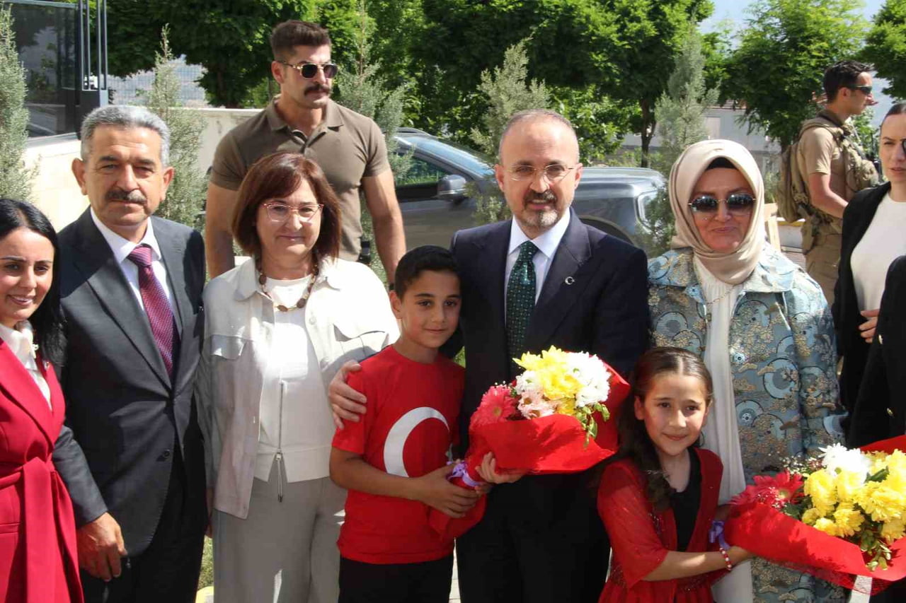 İÇİŞLERİ BAKANLIĞI SİVİL TOPLUMLA İLİŞKİLER GENEL MÜDÜRLÜĞÜ İLE GELECEĞE IŞIK SAÇAN KADIN DERNEĞİ...