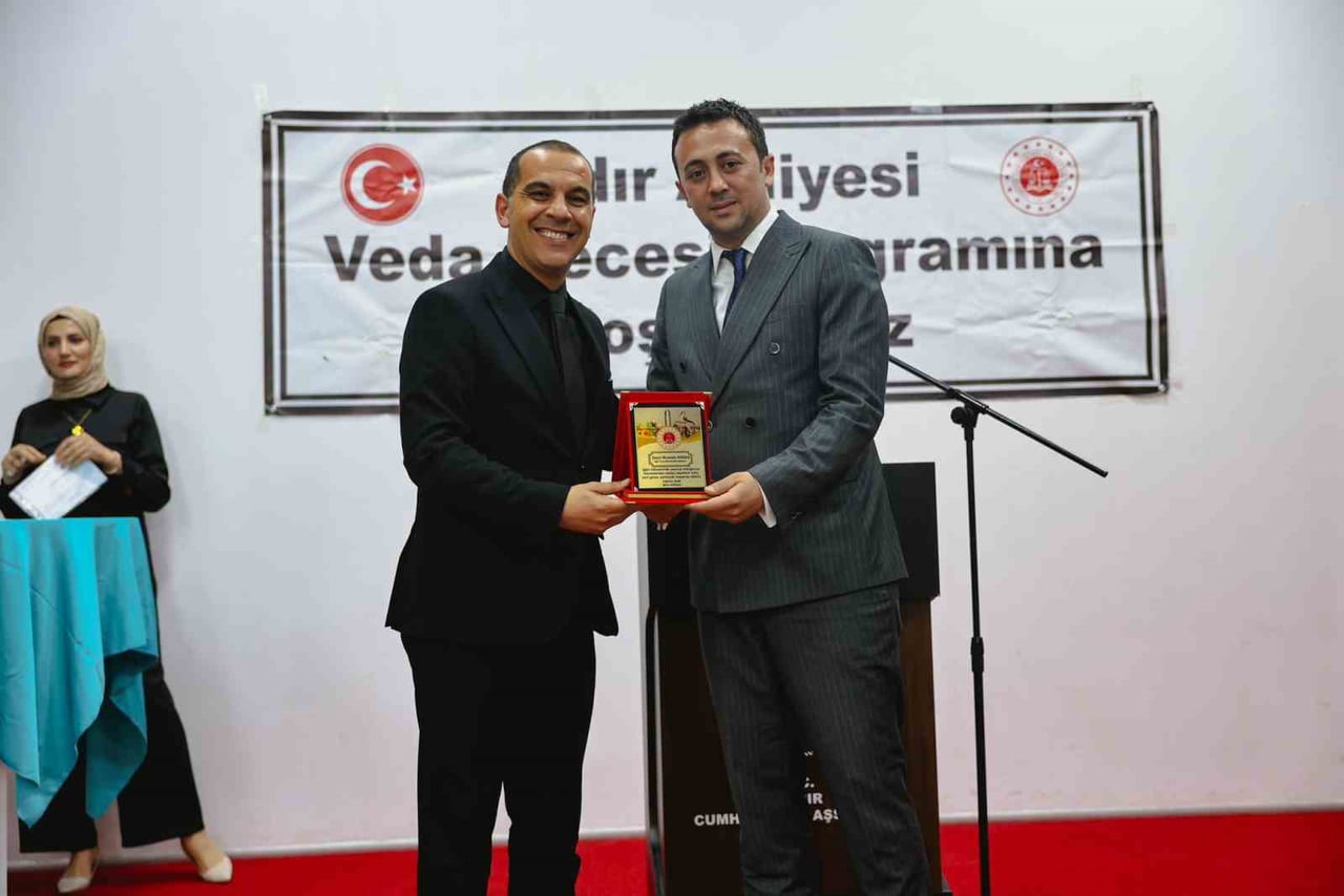 IĞDIR’DA GÖREV YERİ DEĞİŞEN HAKİM VE SAVCILAR İÇİN VEDA PROGRAMI DÜZENLENDİ