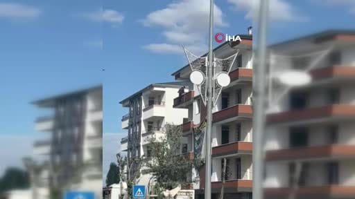 Iğdır’da inşaatın 4. katına çıkan şahsı polis ekipleri ikna etti