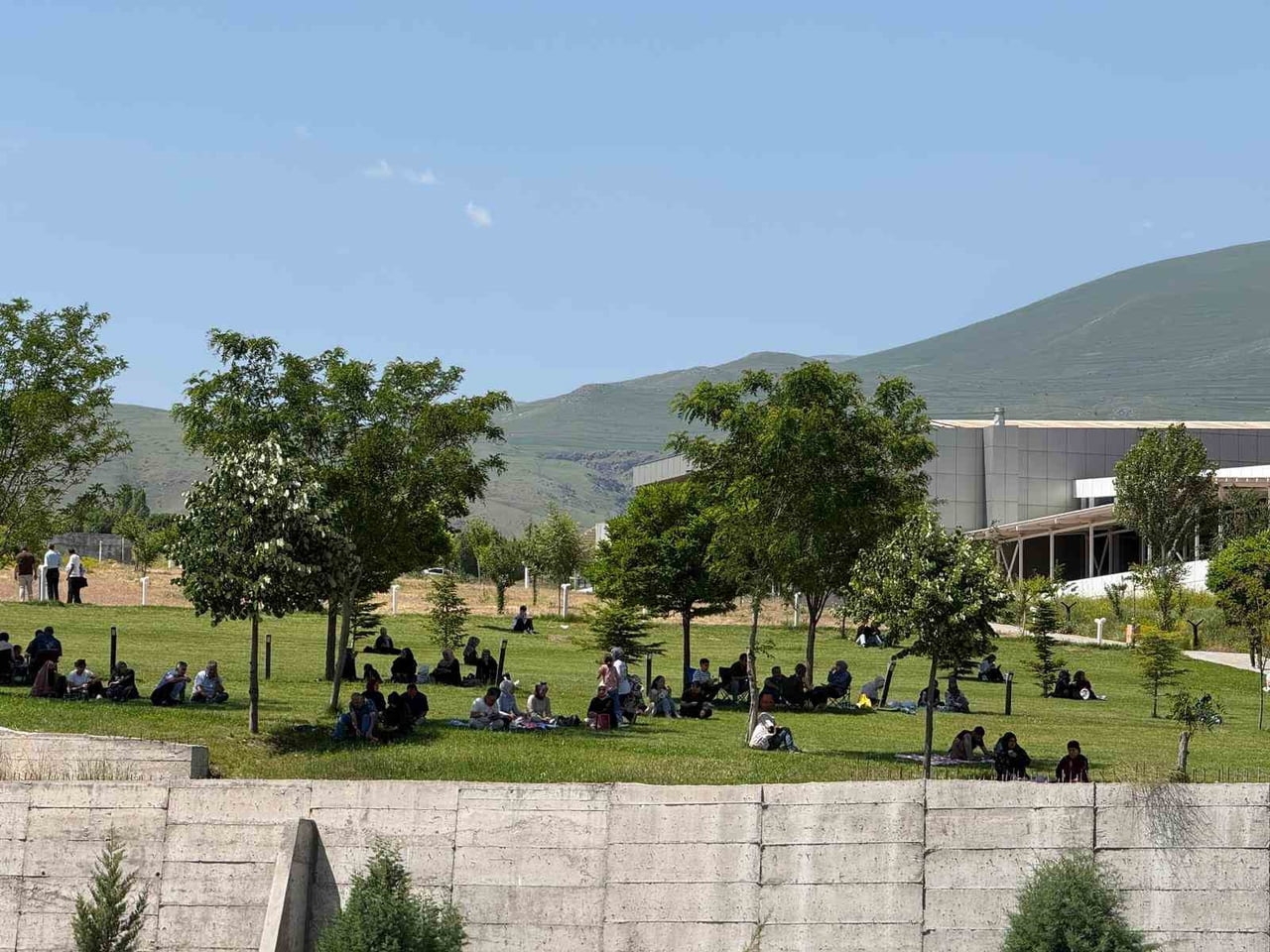 IĞDIR’DA YKS HEYECANI: AİLELER DE ÖĞRENCİLERLE BİRLİKTE TER DÖKTÜ