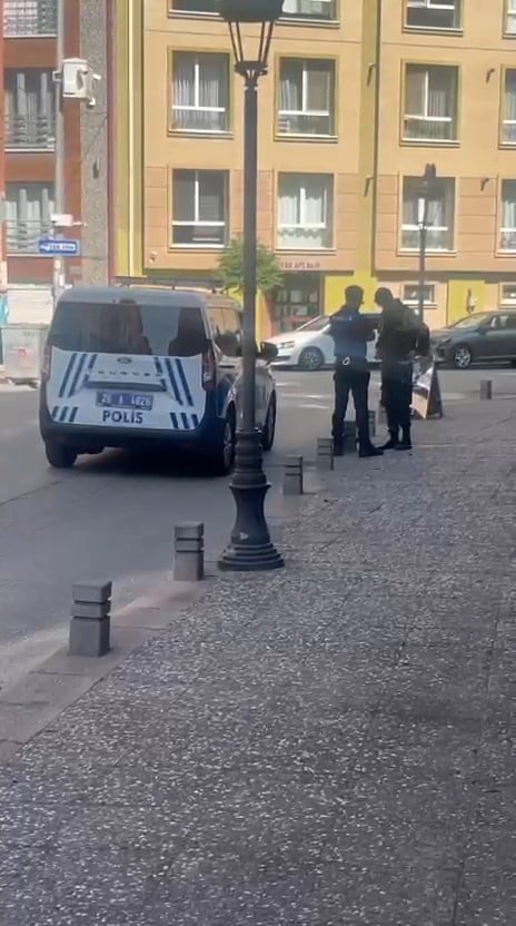 İHBAR ÜZERİNE OLAY YERİNE EMNİYET GÜÇLERİ SEVK EDİLDİ.