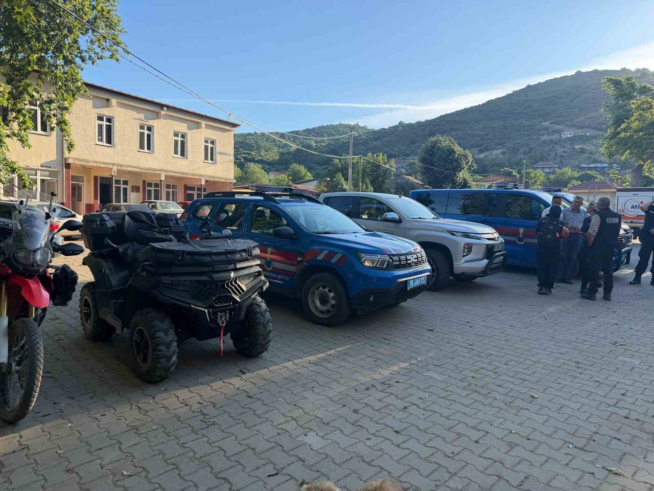 İHBARIN ARDINDAN KARACABEY İLÇE JANDARMA KOMUTANLIĞI KOORDİNASYONUNDA GENİŞ ÇAPLI ARAMA...