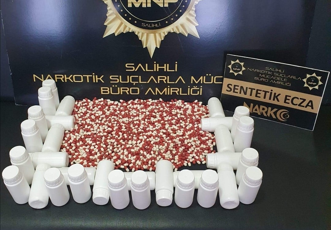 İL EMNİYET MÜDÜRLÜĞÜ EKİPLERİNCE UYUŞTURUCU MADDE KULLANAN VE TİCARETİNİ YAPAN ŞAHISLARA YÖNELİK...