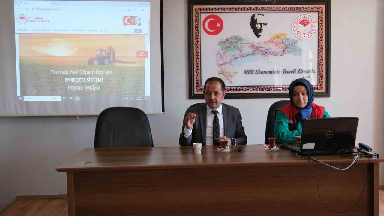 İL TARIM VE ORMAN MÜDÜRLÜĞÜ TOPLANTI SALONUNDA, İL MÜDÜRÜ ALPER KOÇAKER BAŞKANLIĞINDA...