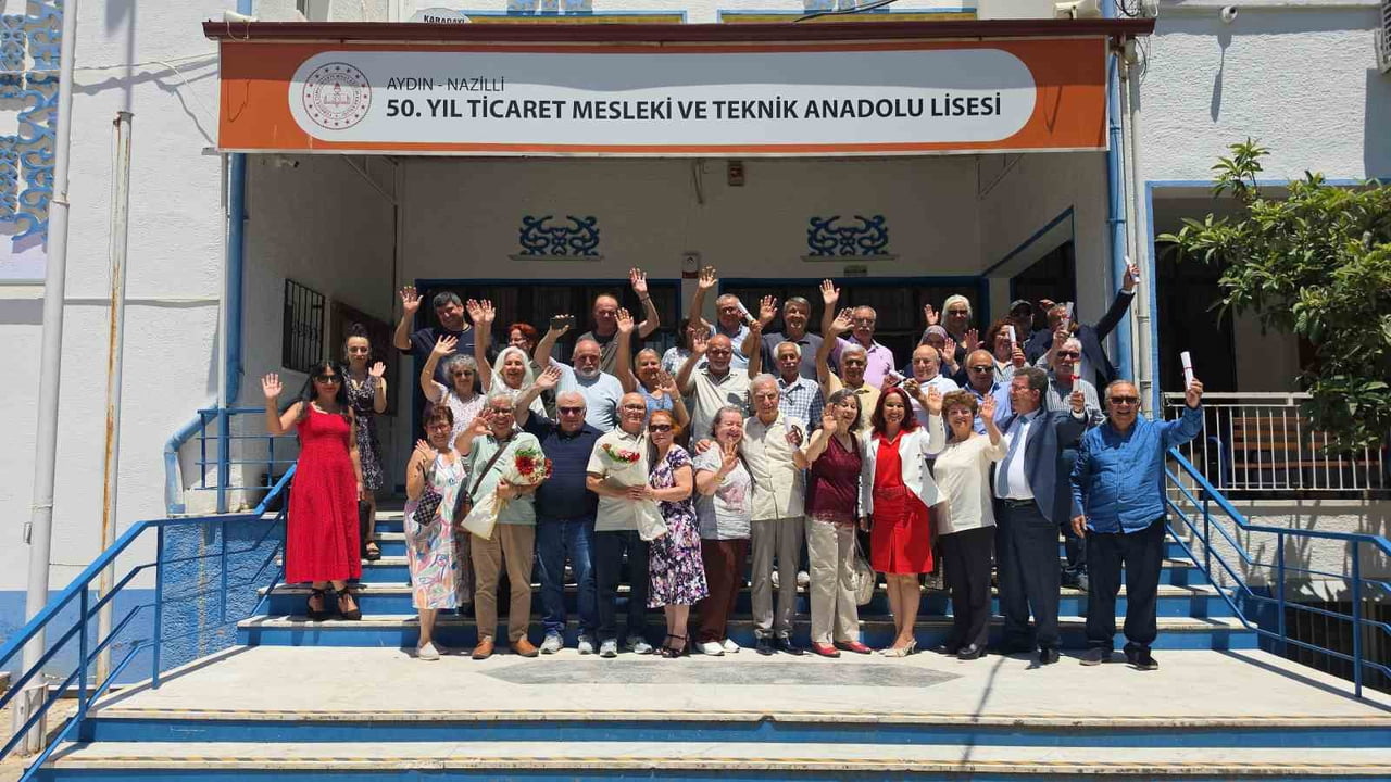 İLK MEZUNLAR YARIM ASIR SONRA BULUŞTU