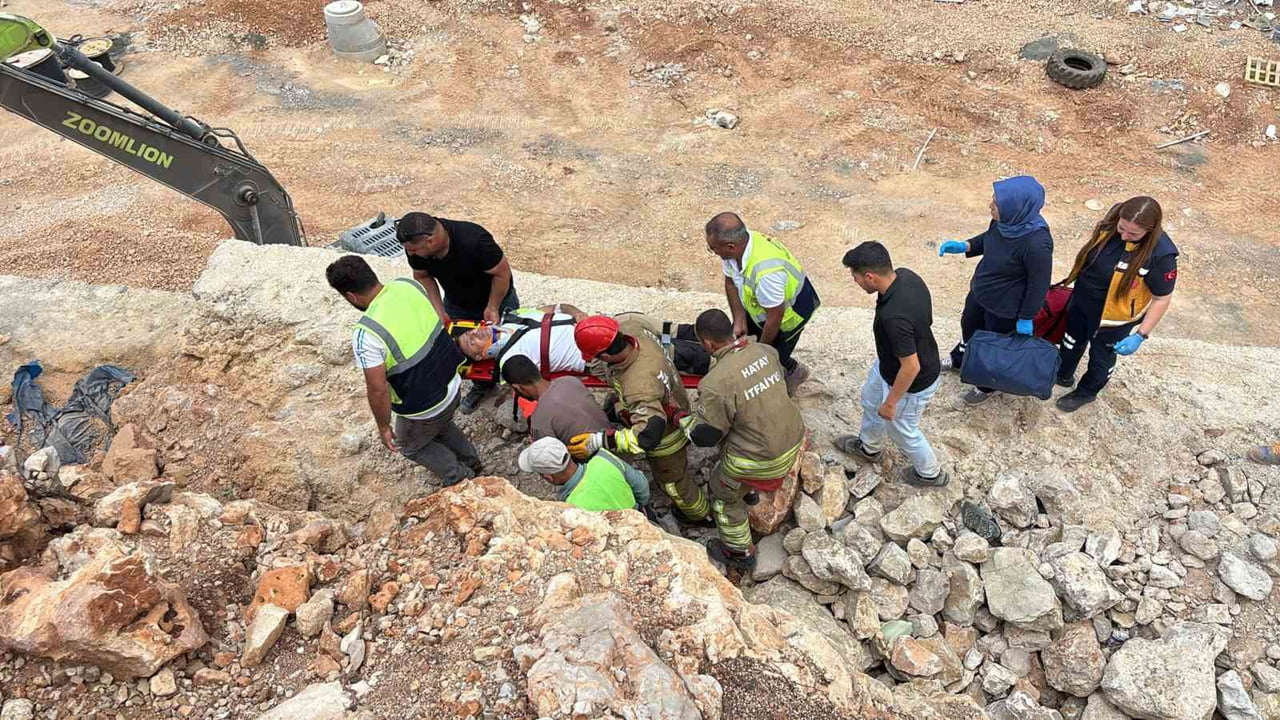 İLK MÜDAHALESİ OLAY YERİNDE YAPILAN YARALI VATANDAŞ, AMBULANSLA HASTANEYE KALDIRILARAK TEDAVİ...