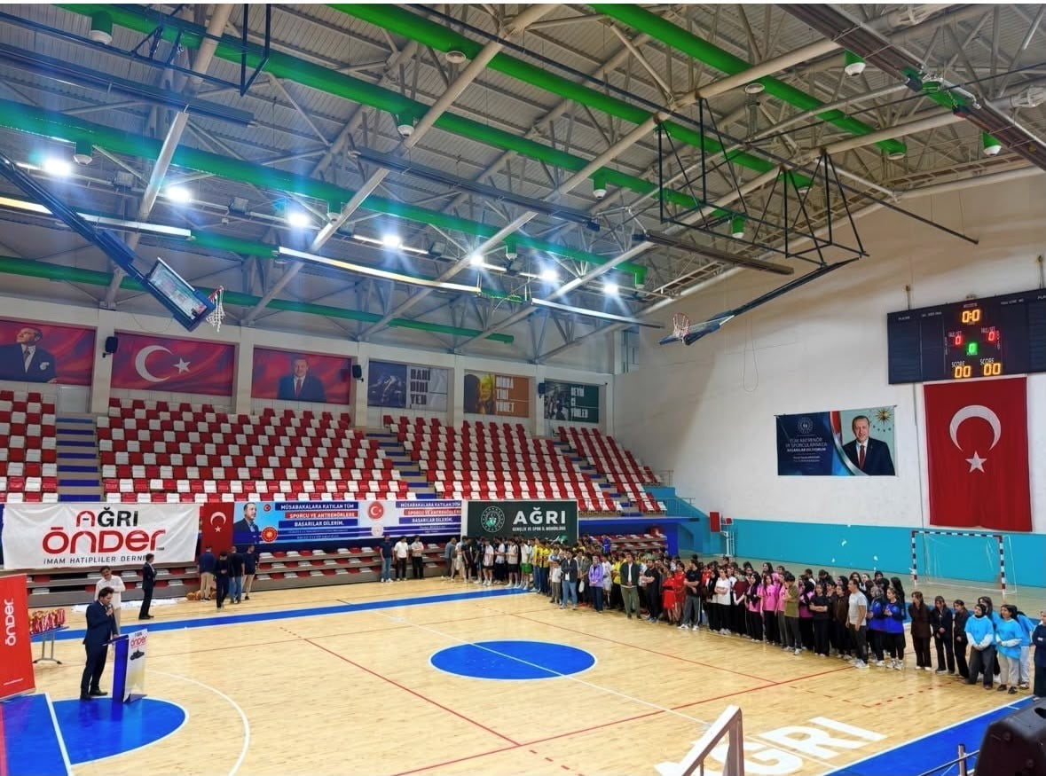 İMAM HATİP OKULLARI SPOR OYUNLARI TURNUVASI HEYECANI BAŞLADI