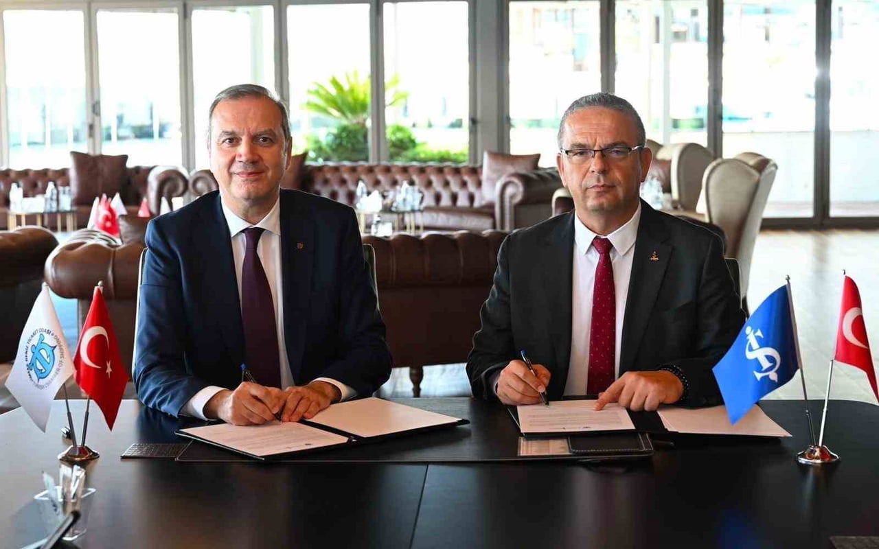 İMEAK DENİZ TİCARET ODASI YÖNETİM KURULU BAŞKANI TAMER KIRAN VE İŞ BANKASI GENEL MÜDÜR YARDIMCISI...