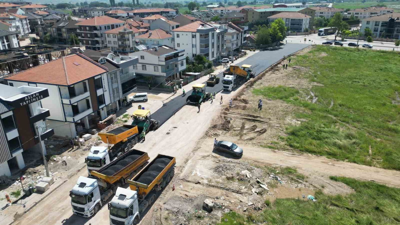 İNEGÖL'DE ALTYAPI VE ÜSTYAPI ÇALIŞMALARINI HIZLANDIRAN BURSA BÜYÜKŞEHİR BELEDİYESİ, VATANDAŞLARDAN...