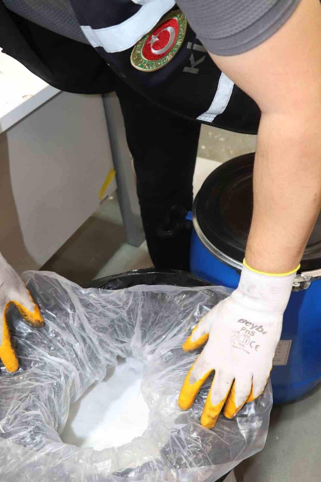 İPSALA GÜMRÜK KAPISI'NDA 4 TON 321 KİLO UYUŞTURUCU ELE GEÇİRİLDİ
