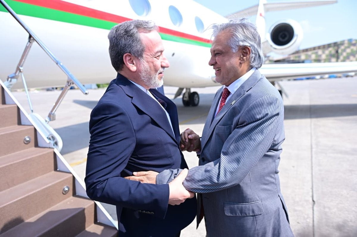 İRAN DIŞİŞLERİ BAKANI ABBAS ARAKÇİ DE TEMASLARDA BULUNDUĞU UMMAN’DAN KALKAN UÇAKLA PAKİSTAN'A...