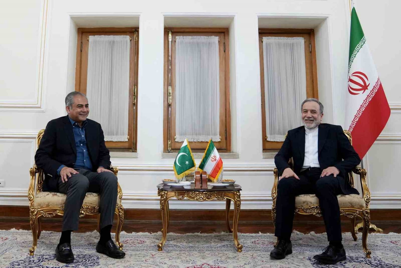 İRAN DIŞİŞLERİ BAKANI ABBAS ARAKÇİ, TAHRAN'DA PAKİSTAN İÇİŞLERİ BAKANI MOHSİN NAQVİ İLE BİR ARAYA...
