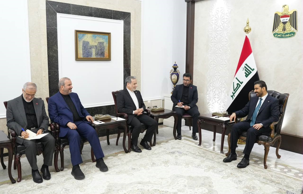 İRAN DIŞİŞLERİ BAKANI ABBAS ARAKÇİ, TEMASLARDA BULUNMAK ÜZERE GELDİĞİ BAĞDAT’TA IRAK BAŞBAKANI ALİ...