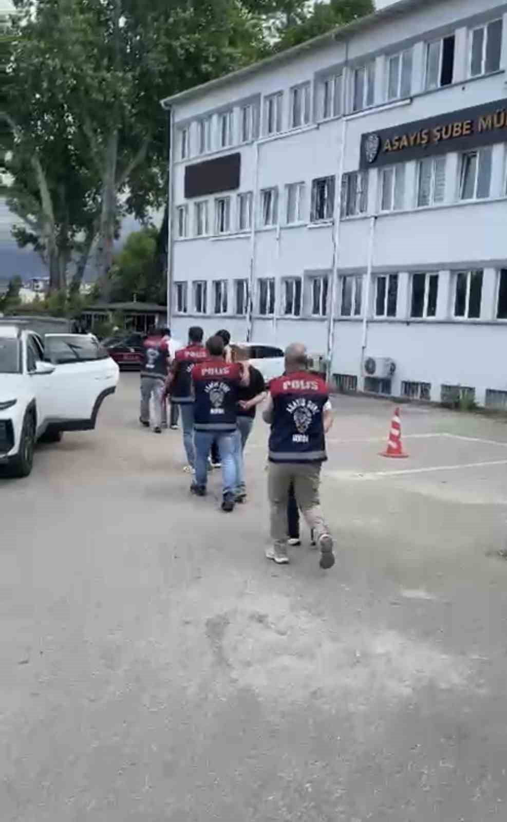 İŞ VE BURS VAADİYLE HESAP AVINA ÇIKAN ŞEBEKEYE FİLM GİBİ OPERASYON! POLİS "2’NCİ KİŞİ" ROLÜNE...