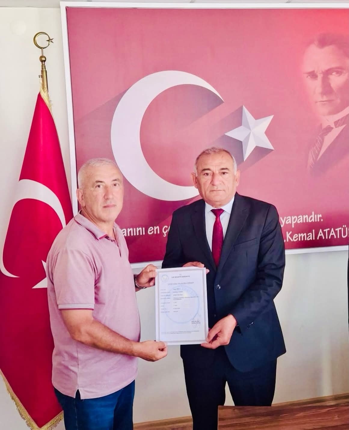 İŞ YERİ AÇMA, ÇALIŞMA RUHSATINI BİZZAT HAN BELEDİYE BAŞKANI BEKİR BECELİ'NİN ELİNDEN...