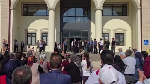 İslahiye ilçesi kaymakam Mehmet Soylu'ya konvoy ve gözyaşlarıyla veda etti