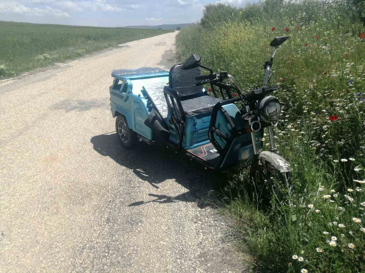 ISPARTA'DA 3 TEKERLEKLİ ELEKTRİKLİ BİSİKLETİYLE KÖYÜNE DÖNEN 75 YAŞINDAKİ ADAM KAZADA...