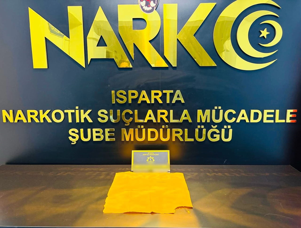 ISPARTA'DA NARKOTİK EKİPLERİNİN DÜZENLEDİĞİ OPERASYONDA 6 BİN 115 ADET KAĞIDA EMDİRİLMİŞ...