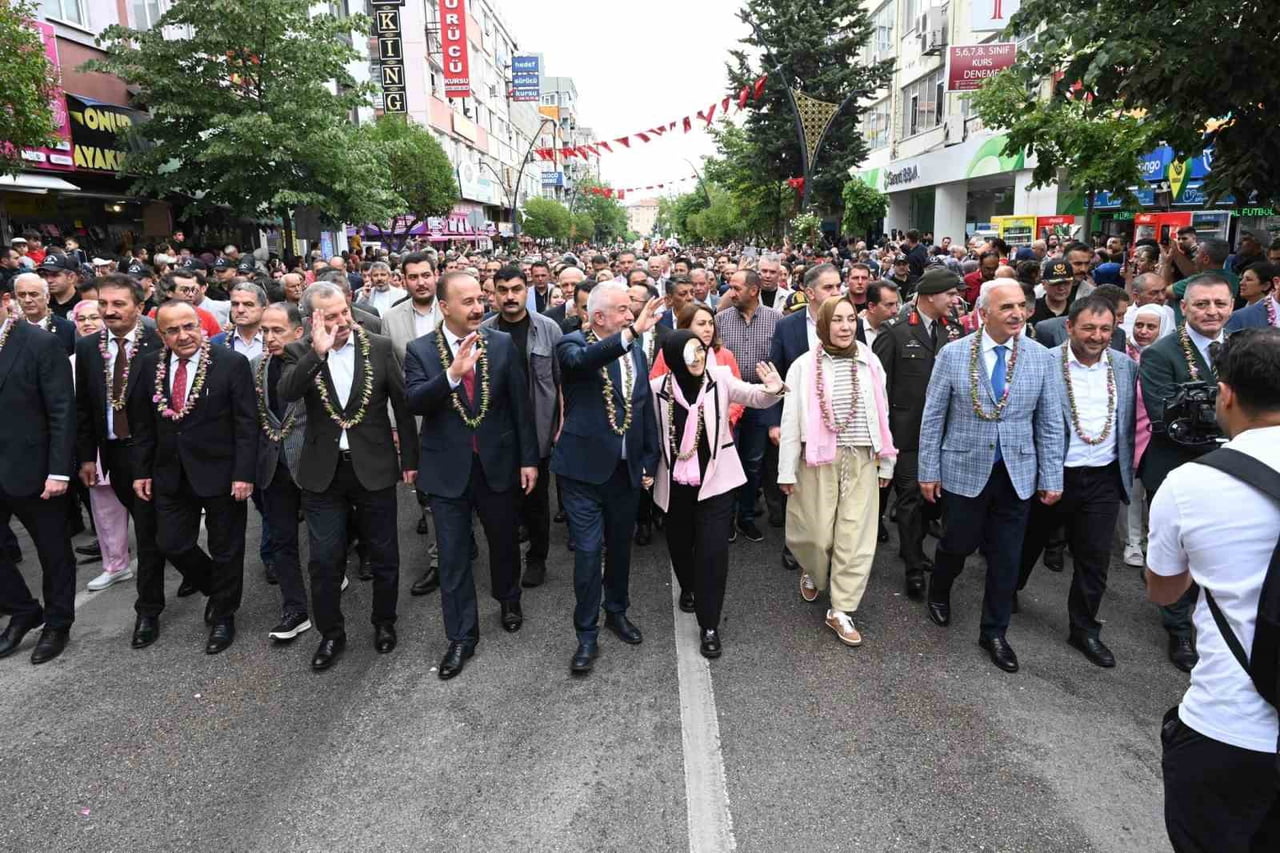 ISPARTA BELEDİYE BAŞKANI ŞÜKRÜ BAŞDEĞİRMEN, ISPARTA ULUSLARARASI GÜL FESTİVALİ’NİN ARDINDAN...