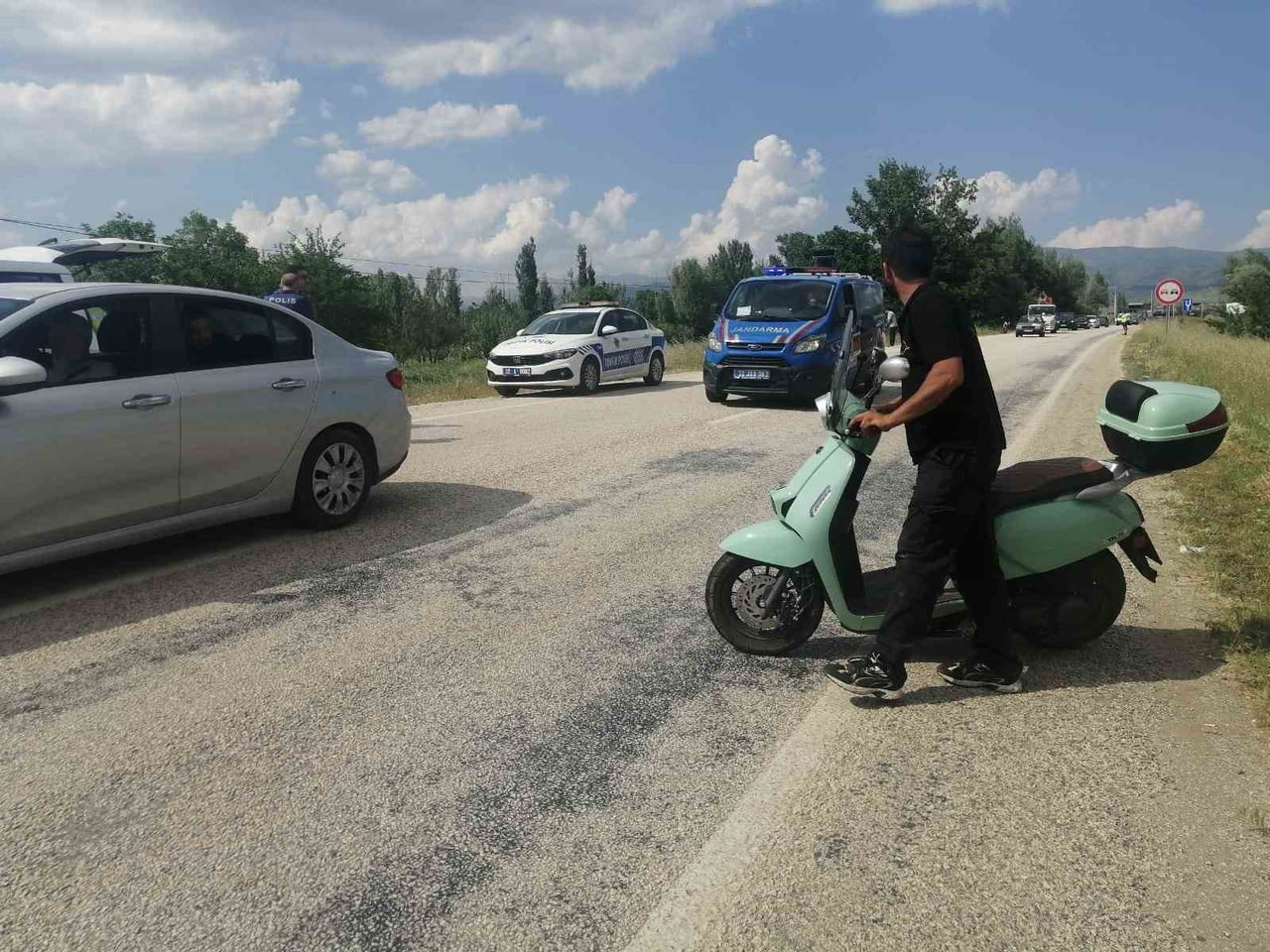 ISPARTA’NIN YALVAÇ İLÇESİNDE MEYDANA GELEN MOTOSİKLET KAZASINDA AĞIR YARALANAN SÜRÜCÜ HASTANEYE...