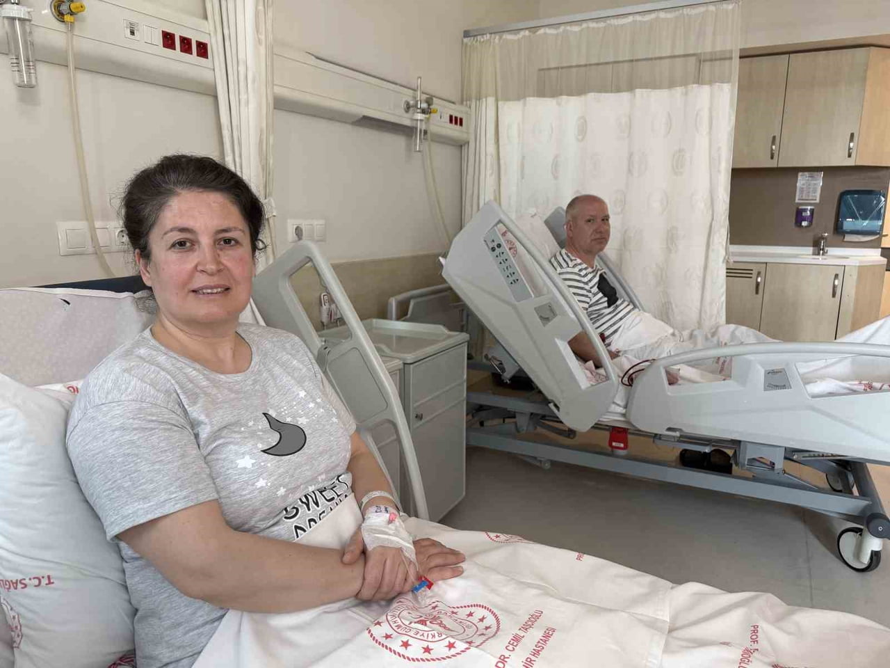 İSTANBUL'DA YAŞAYAN SERDAR VE ZÜBEYDE CESUR ÇİFTİNDE SAFRA KESESİ TAŞI OLDUĞU TESPİT EDİLİNCE KARI...
