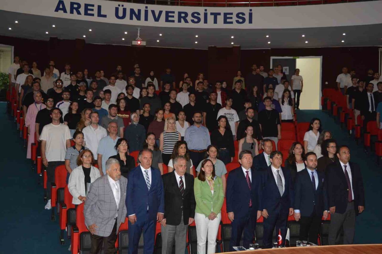 İSTANBUL AREL ÜNİVERSİTESİ’NDE DÜNYA ÇEVRE GÜNÜ KAPSAMINDA DÜZENLENEN ETKİNLİĞE ESKİ ADALET BAKANI...