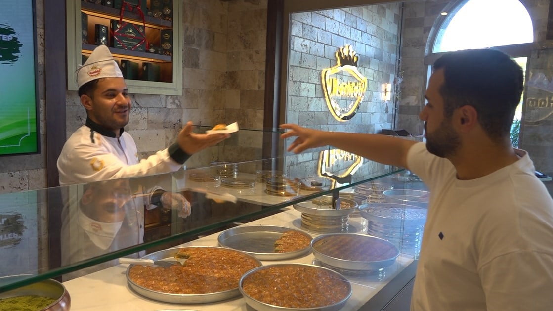 İSTANBUL BAHÇELİEVLER'DE HAMİDO BAKLAVA'NIN YENİ AÇTIĞI ŞUBESİYLE ARTIK GAZİANTEP'İN EŞSİZ LEZZETİ...