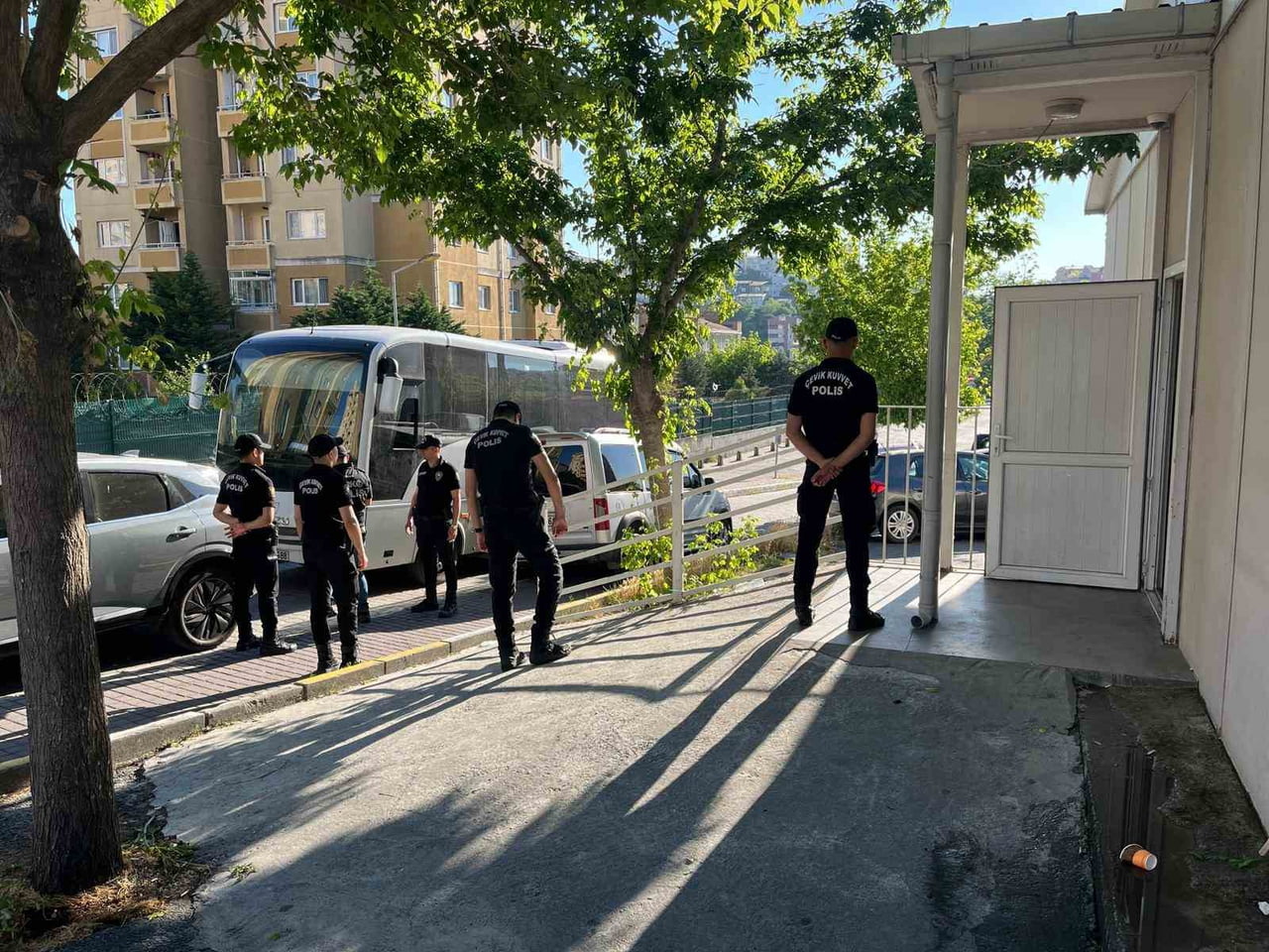 İSTANBUL CUMHURİYET BAŞSAVCILIĞI KOORDİNESİNDE YÜRÜTÜLEN UYUŞTURUCU SORUŞTURMASINDA GÖZALTINA...