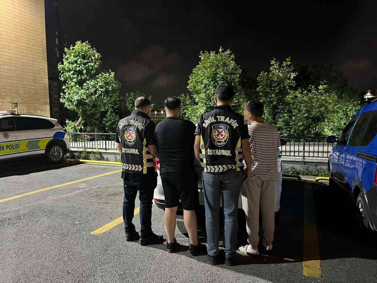 İSTANBUL’DA KUZEY MARMARA OTOYOLU’NDA TRAFİK KURALLARINI İHLAL EDEREK TEHLİKELİ SÜRÜŞ YAPTIKLARI...