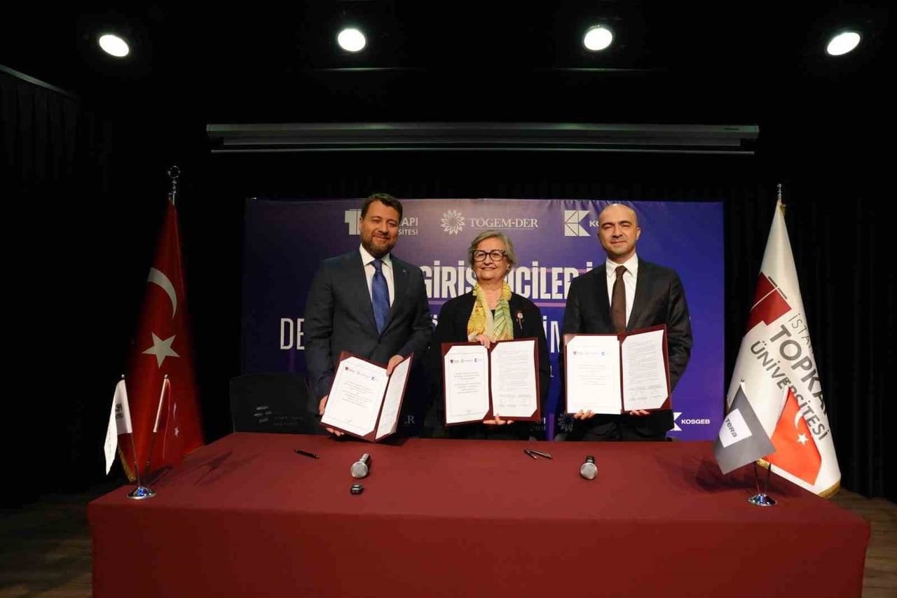 İSTANBUL TOPKAPI ÜNİVERSİTESİ, TOGEMDER VE KOSGEB ARASINDA KADIN GİRİŞİMCİLERİN DESTEKLENMESİNE...