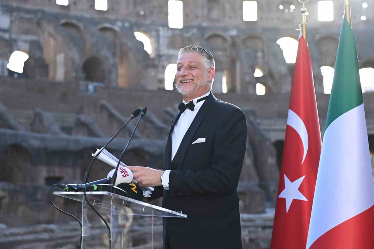 İTALYA KÜLTÜR BAKANI ALESSANDRO GİULİ, TÜRKİYE'NİN ULUSLARARASI ALANDAKİ ROLÜNE DİKKAT ÇEKEREK...
