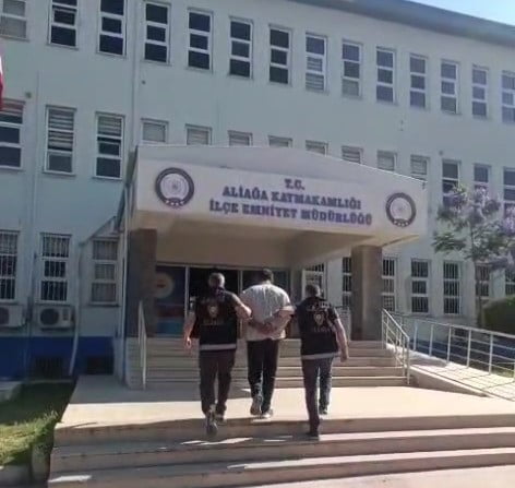 İZMİR'DE 18 YIL HAPİS CEZASIYLA ARANAN FİRARİ YAKALANDI